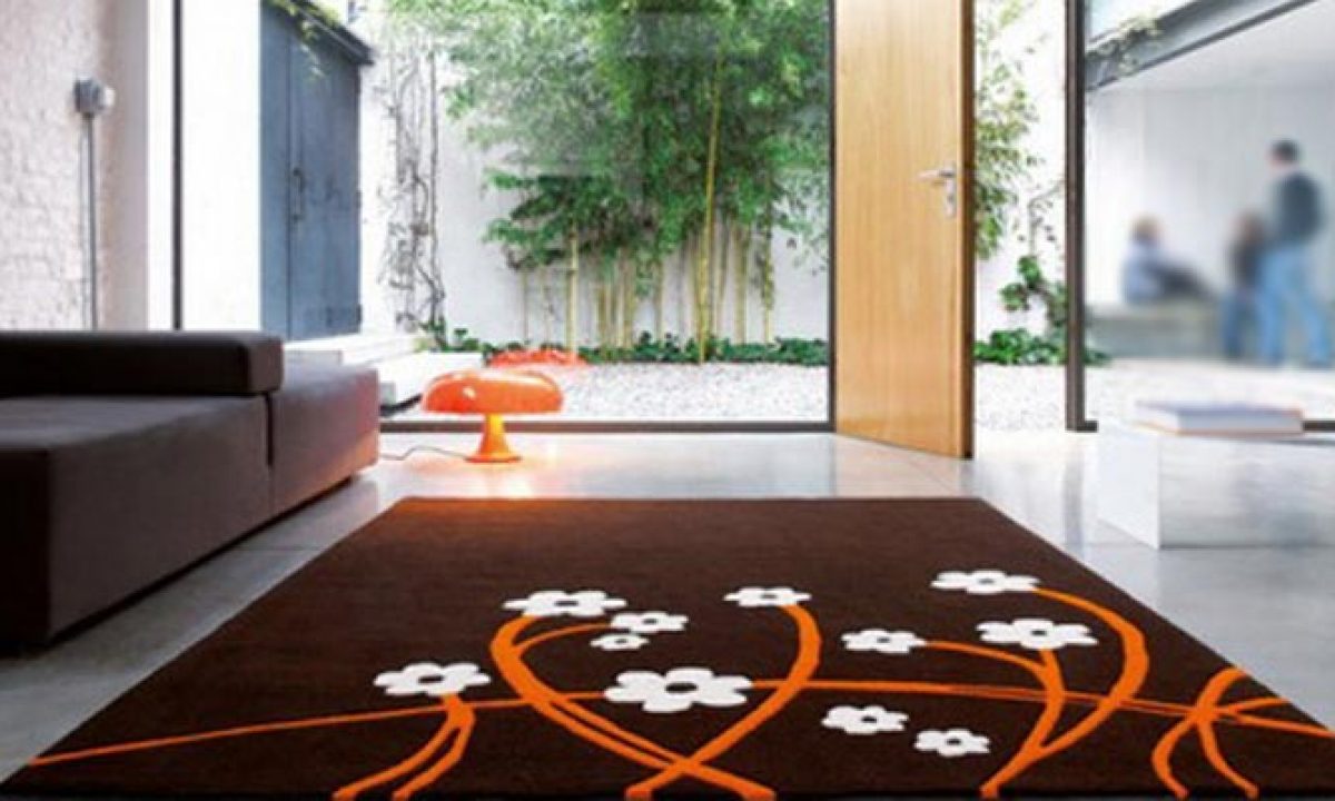 Lantai carpet membuat ruangan indah dan menawan