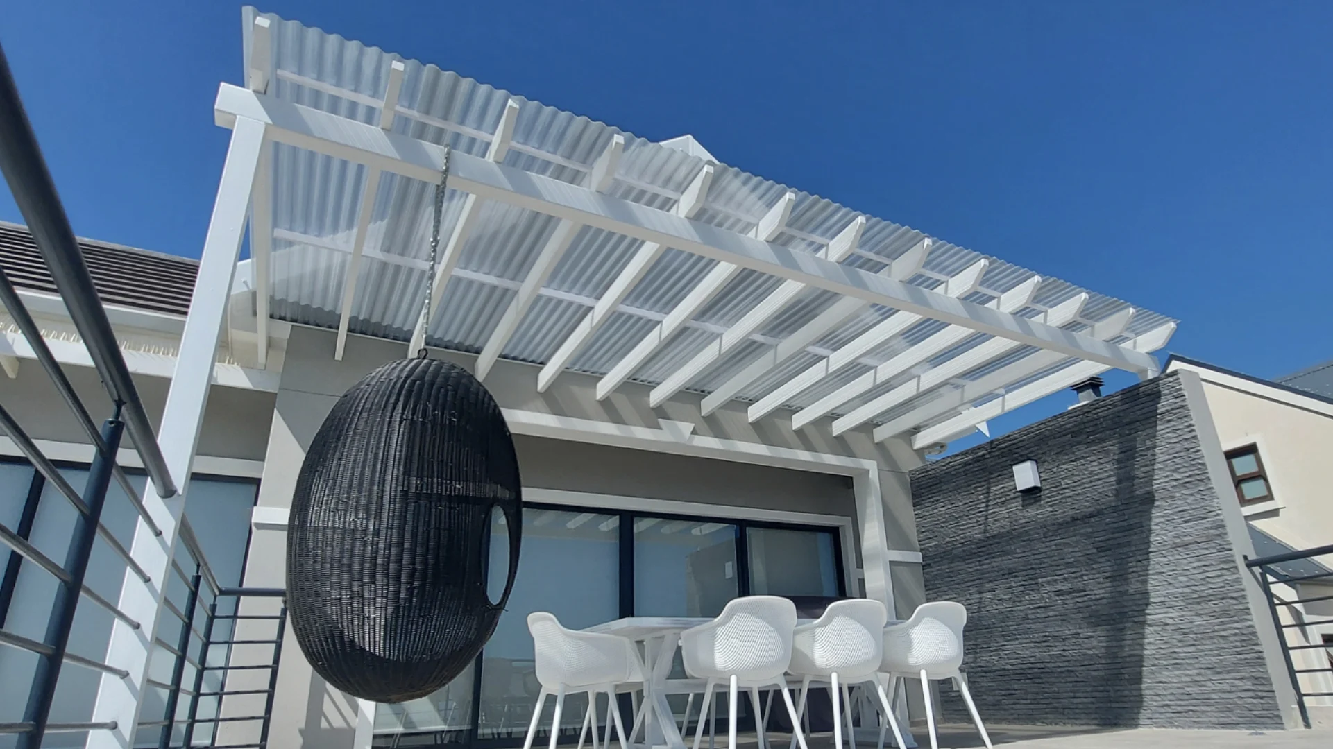 kelebihan atap polycarbonate SolarTuff
